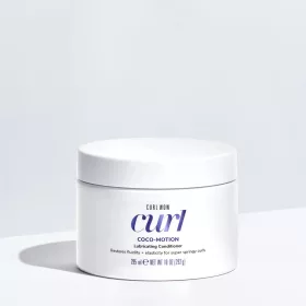   Color Wow - Curl Coco-Motion Lubricating Conditioner - Hajmosás Előtti Gubanctalanító Hajkondicionáló 295 ml