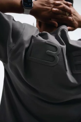 L3VEL3 - Oversized T-Shirt Back Logo - Oversized Póló, Hátsó Logóval (Sötét Szürke, L)