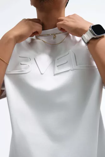 L3VEL3 - Oversized T-Shirt Front Logo - Oversized Póló, Elülső Logóval (Fehér, S)