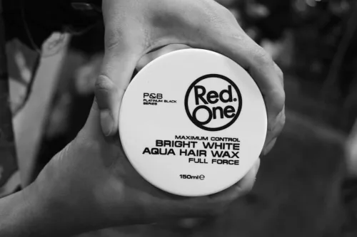 RedOne - Aqua Hair Wax - Vízbázisú Fényes Hajwax - Bright White 150ml - Barack Illat
