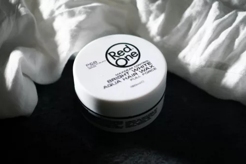 RedOne - Aqua Hair Wax - Vízbázisú Fényes Hajwax - Bright White 150ml - Barack Illat