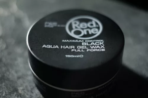 RedOne - Aqua Hair Wax - Vízbázisú Fényes Hajwax - Black 150ml - Lime Illat